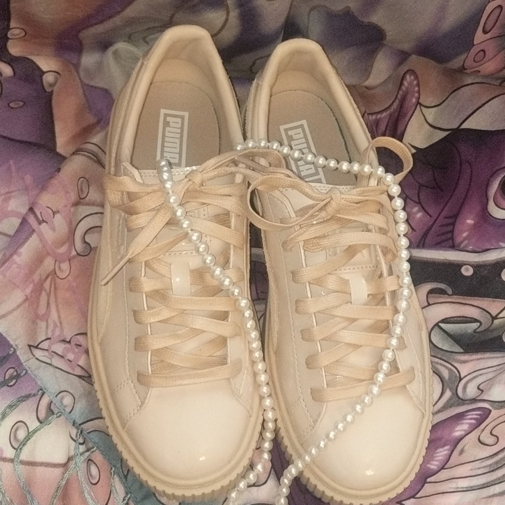 Puma NWT Blush Pink Sneakers Size 8